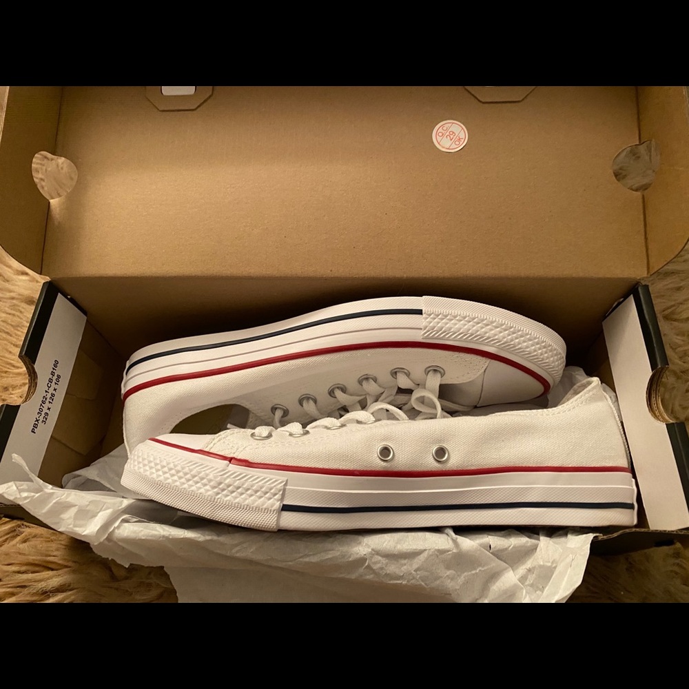 White low top converse